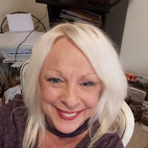 Meet your Posher, Debbie